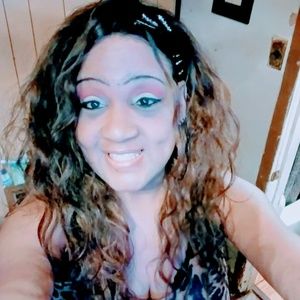 Meet your Posher, Connie